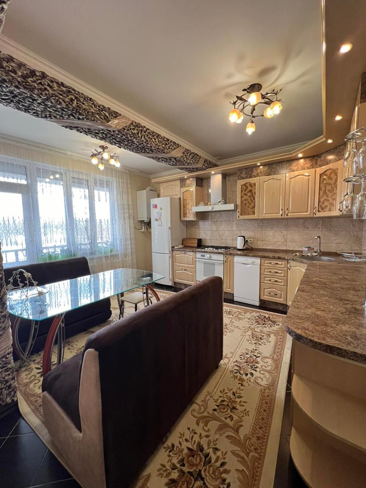 Gold Rose Apartament Chisinau Ngoại thất bức ảnh